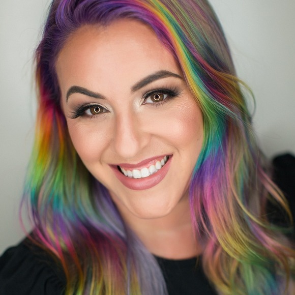 Profile Picture of Jenni Gaddis (@jtoriphoto) on Poshmark