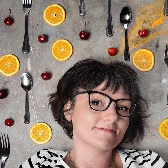 Profile Picture of Tracy Benjamin (@shutterbean) on Poshmark