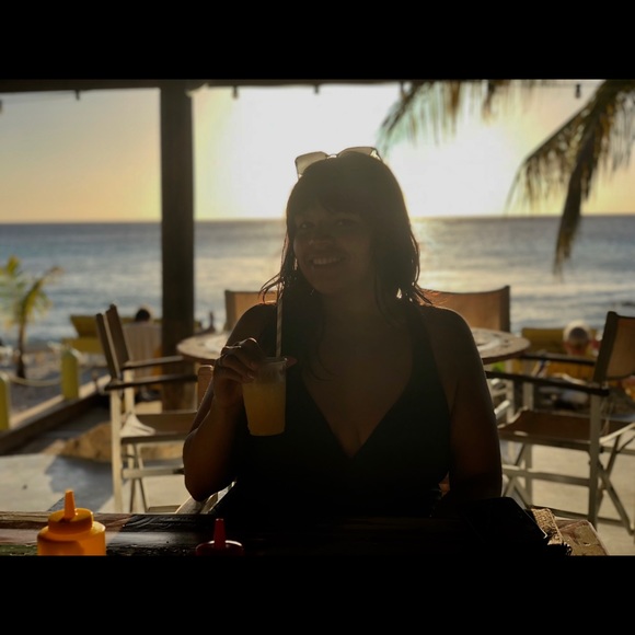 Jasmine Castaneda - Poshmark Profile Picture of Jasmine Castaneda (@jvanessa07) on Poshmark