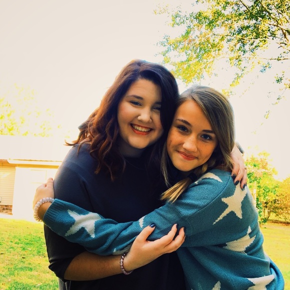 Profile Picture of Lanie Roberts (@laroberts0425) on Poshmark