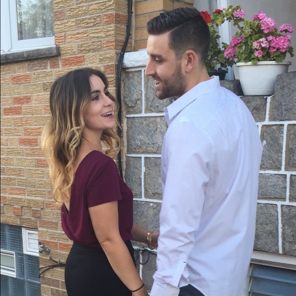 Profile Picture of Danielle Pell (@daniellep1021) on Poshmark