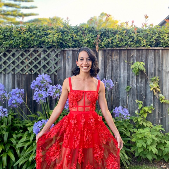 Nadia Lahoud - Poshmark Profile Picture of Nadia Lahoud (@nlahoud) on Poshmark