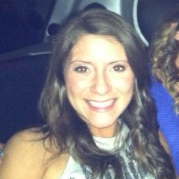 Profile Picture of Michelle Quirk (@meeshka100) on Poshmark