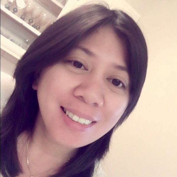 Profile Picture of Sheryl Zambrona (@shezam78) on Poshmark