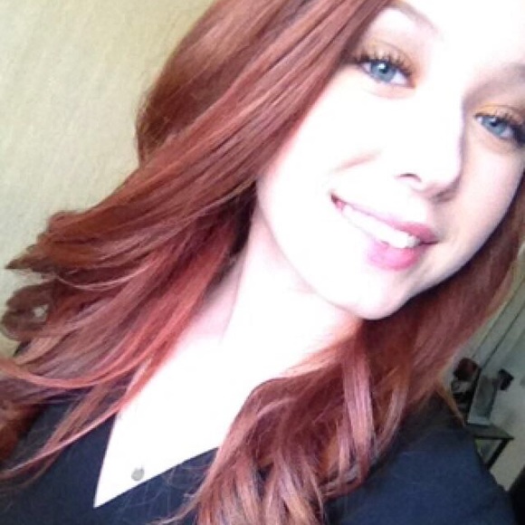 Profile Picture of Olyvia Reherman (@rehe1640) on Poshmark