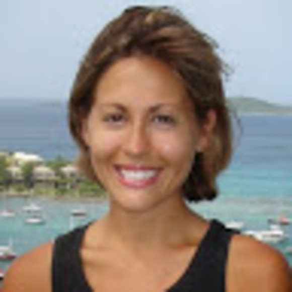 Profile Picture of Laura Sproull (@lsproull23) on Poshmark