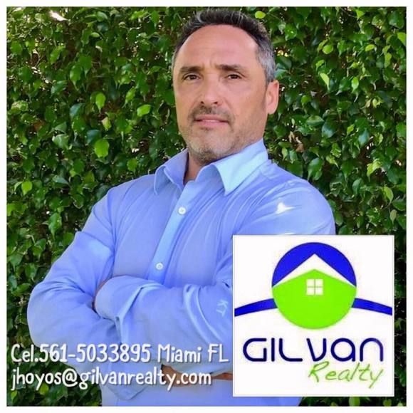 Profile Picture of Jose Hoyos (@jose_hoyos) on Poshmark