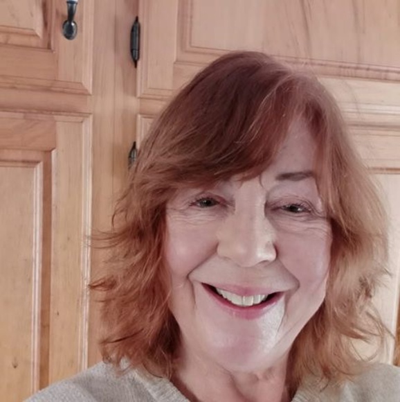 Profile Picture of Rosalind Flegert (@hjros) on Poshmark