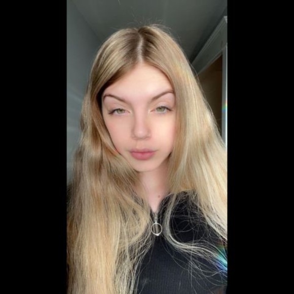 Profile Picture of Lynden Shipman (@lyndenshipman) on Poshmark