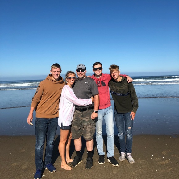 Shawna Snyder - Poshmark Profile Picture of Shawna Snyder (@princessmom28) on Poshmark