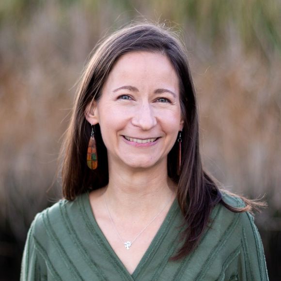 Profile Picture of Joyna Heinz (@ladyjoyna) on Poshmark