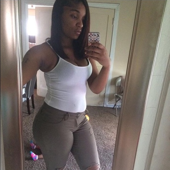 Nisha Goodwell - Poshmark Profile Picture of Nisha Goodwell (@nishagood92) on Poshmark