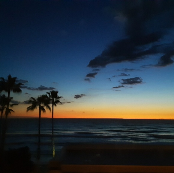 Profile Picture of Val Czerwien (@valczerwien) on Poshmark