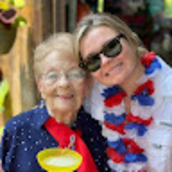 Profile Picture of Amy Exely (@aexely7) on Poshmark