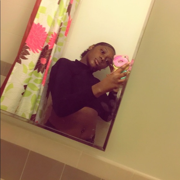 Profile Picture of Cierra Mcdaniel (@cierramcdani733) on Poshmark