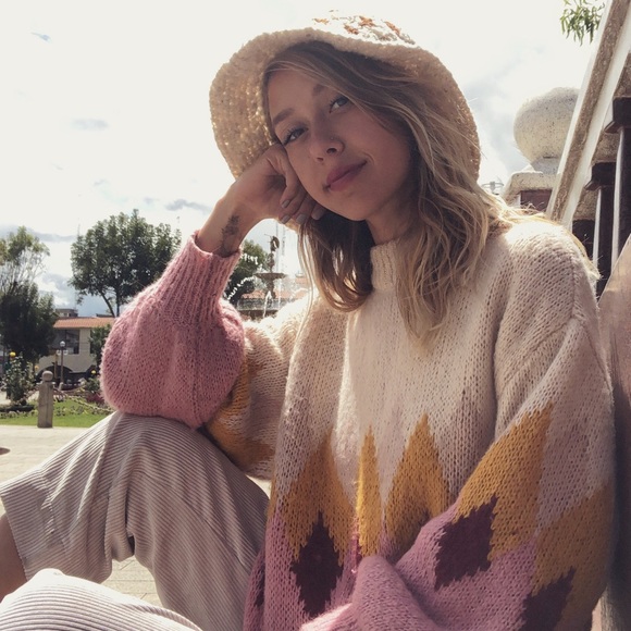 Profile Picture of Alexis Slavina (@alexisshops) on Poshmark