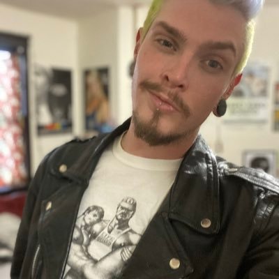 Profile Picture of Papa John (@MileyVirusMN) on Twitter