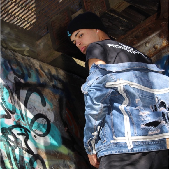 Aaron Flynn - Poshmark Profile Picture of Aaron Flynn (@aaronflynn07) on Poshmark