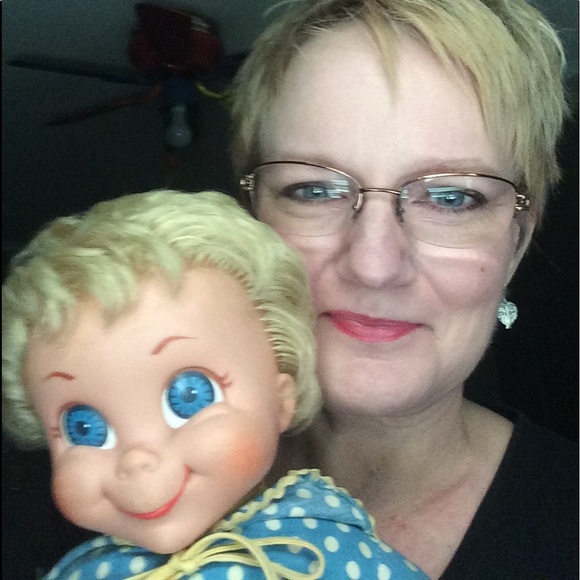 Profile Picture of Kelli Hanifan (@kayheezy) on Poshmark