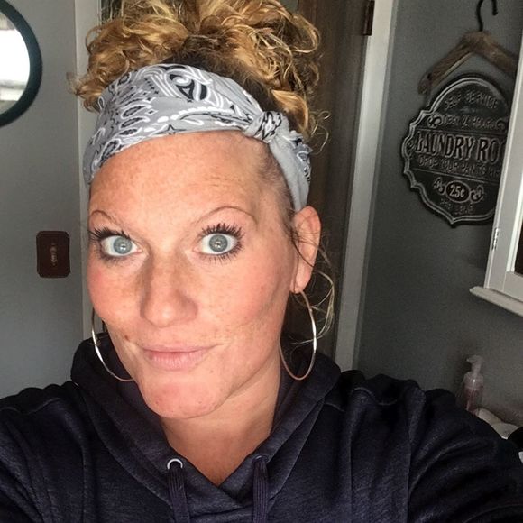 Profile Picture of Charity Higbee (@charityhigbee) on Poshmark