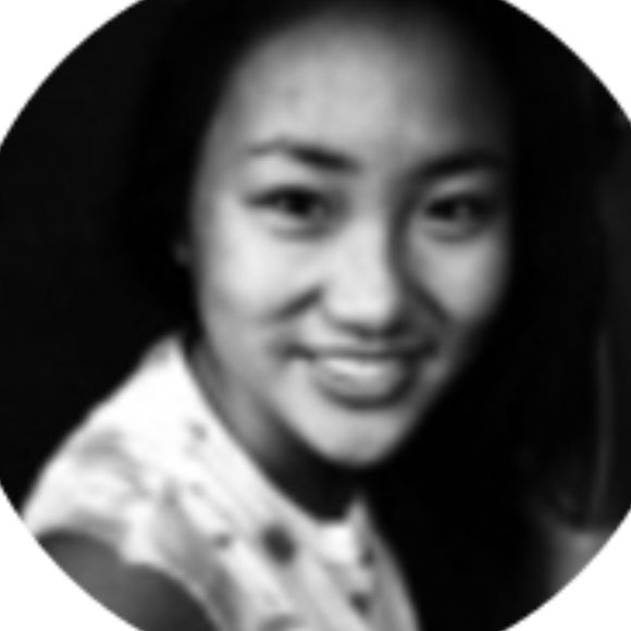 Profile Picture of Ashley Trinh (@ashleyyyt312) on Poshmark