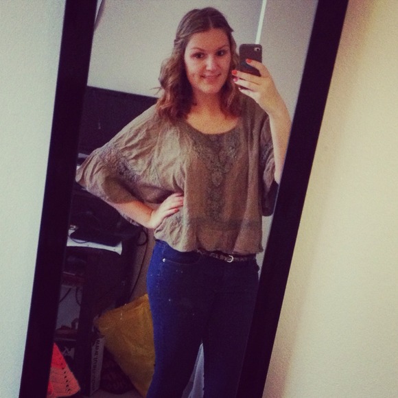 Profile Picture of Kaitlyn Trebour (@kaitlyn_trebour) on Poshmark