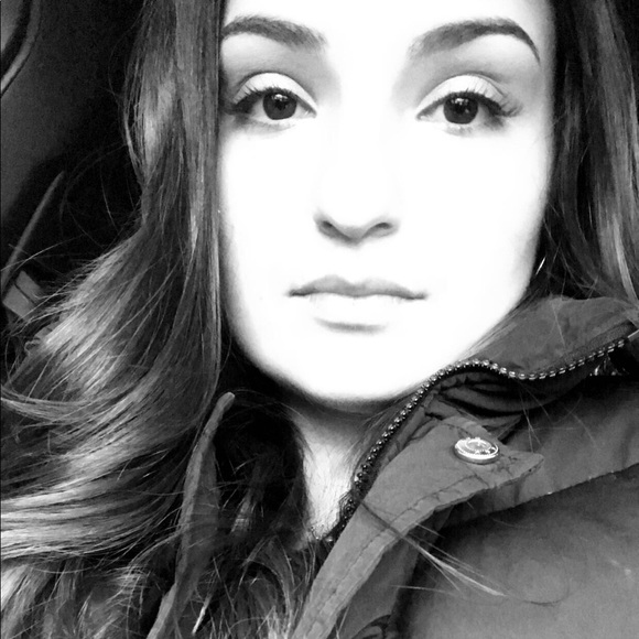 Profile Picture of Nasrin Razavi (@razavi01) on Poshmark