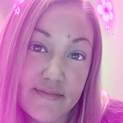 Profile Picture of Christine Weller (@@cweller00) on Twitter