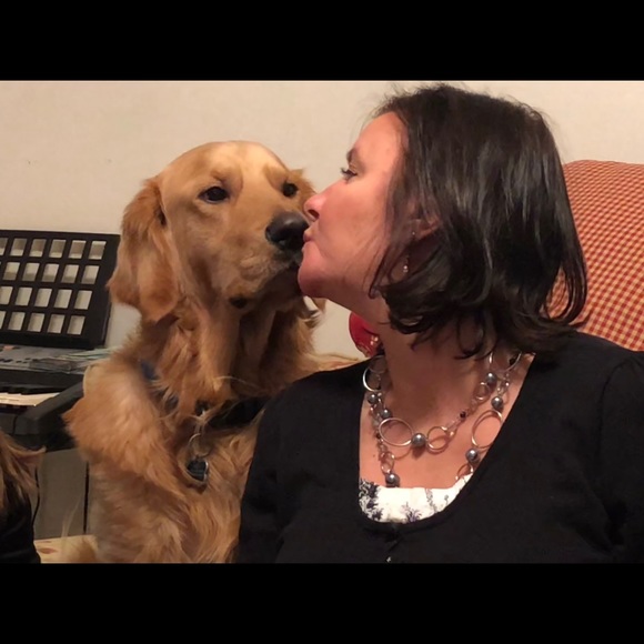 Profile Picture of Sheila Strosnider (@goldenhuskymom) on Poshmark