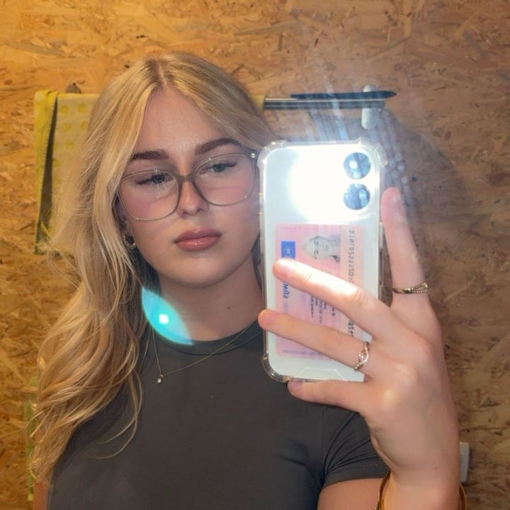 Profile Picture of Alexandra (@alexandraklos_) on Tiktok