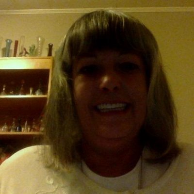 Profile Picture of Julie Strongly Resists (@JulieSimpson174) on Twitter