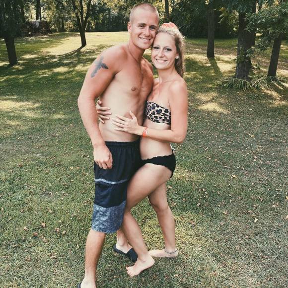 Melanie Galek - Poshmark Profile Picture of Melanie Galek (@melaniegalek) on Poshmark