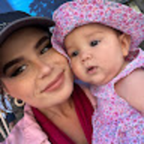 Profile Picture of Lorraine Schlabach (@lorraineschlaba) on Poshmark