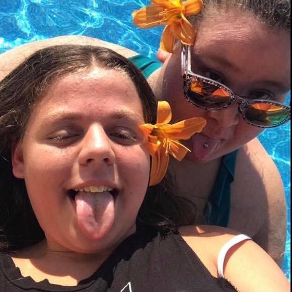 Profile Picture of Amber Swann (@amberyauger) on Poshmark