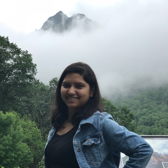 Profile Picture of Apurva Gupta (@apurva_gupta) on Poshmark