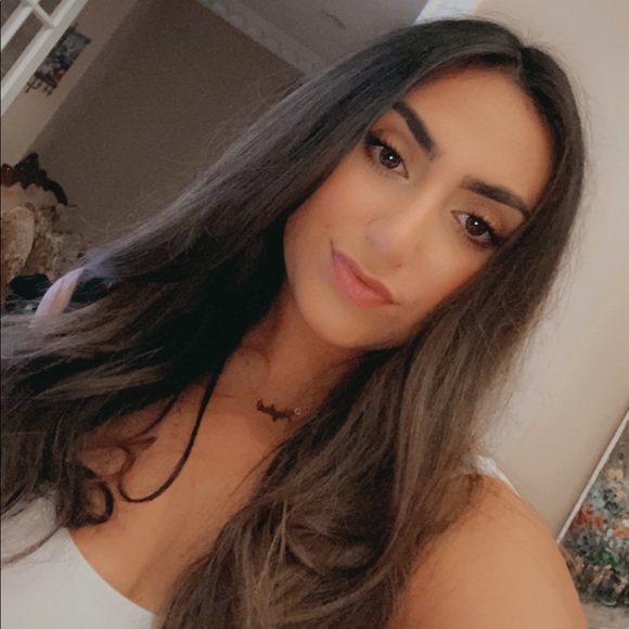 Profile Picture of Peyton Brikho (@peytonbrikho) on Poshmark