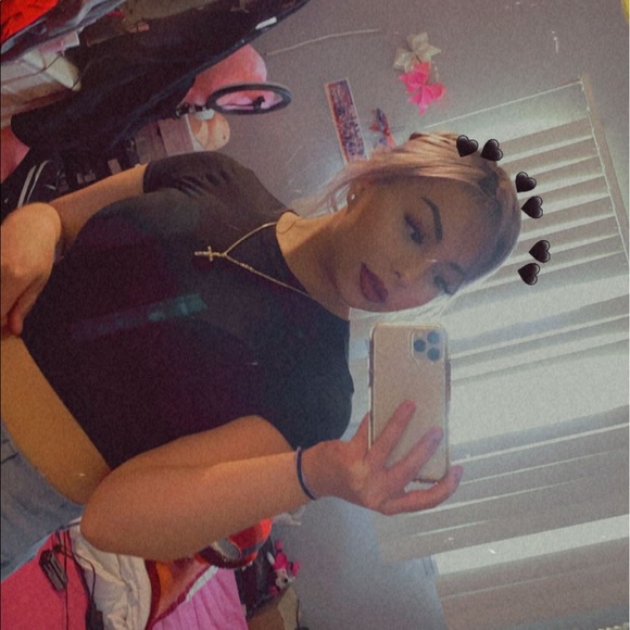 Profile Picture of Gianna Rivera (@queen_gianna23) on Poshmark