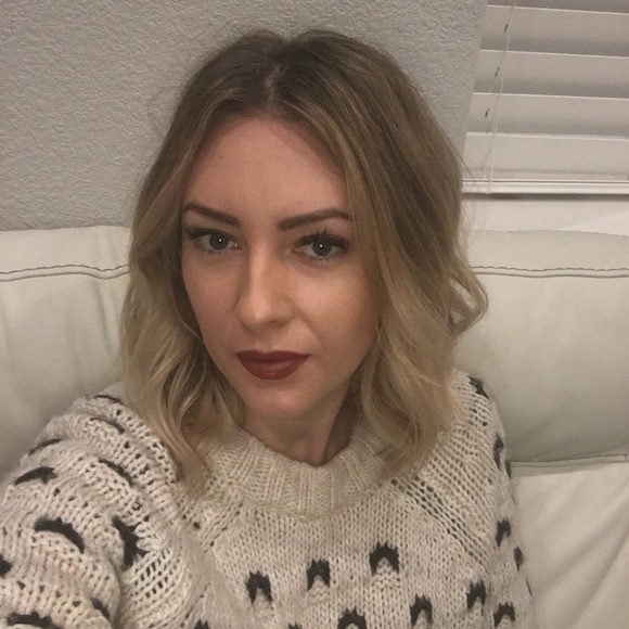 Oksana Bubela - Poshmark Profile Picture of Oksana Bubela (@obubela) on Poshmark