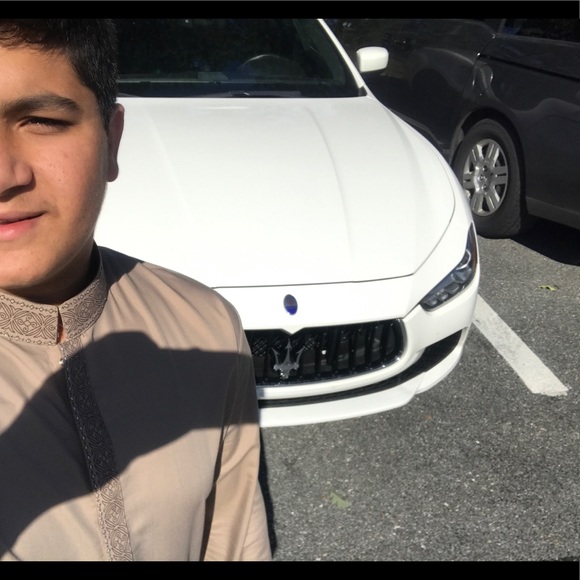 Profile Picture of Sehran Sharif (@sehran456) on Poshmark