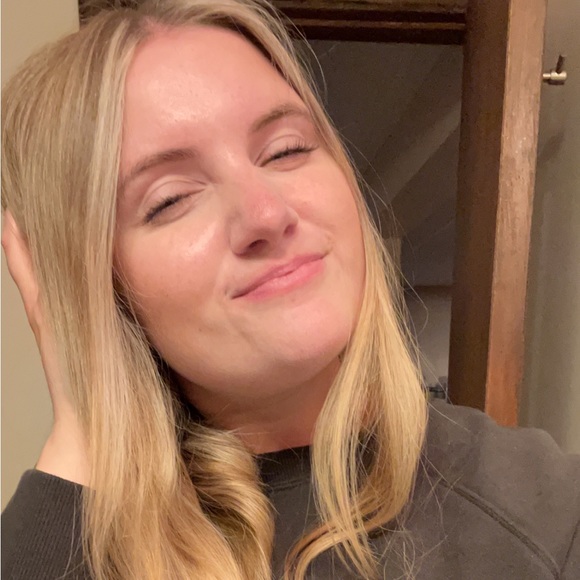 Profile Picture of Cassandra Wade (@casswade204) on Poshmark