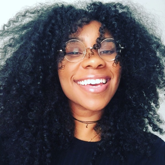 Profile Picture of Amanda Curtis (@mariecurtisa) on Poshmark