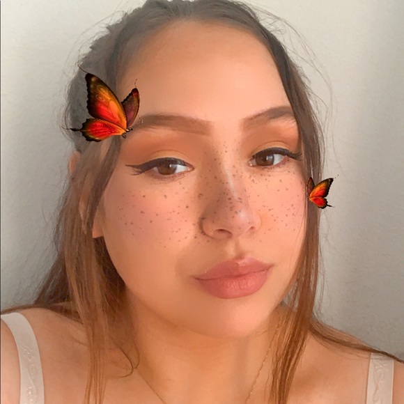 Profile Picture of Irish Lucero (@irishlucero) on Poshmark