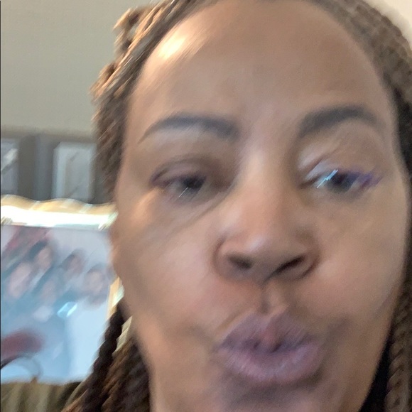 Profile Picture of Joyce Weaver (@bissan325) on Poshmark