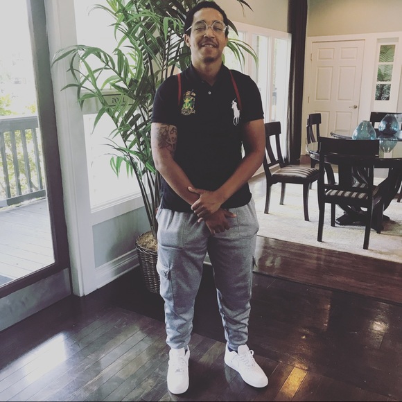 Profile Picture of Seth Reid (@nino1hunned) on Poshmark