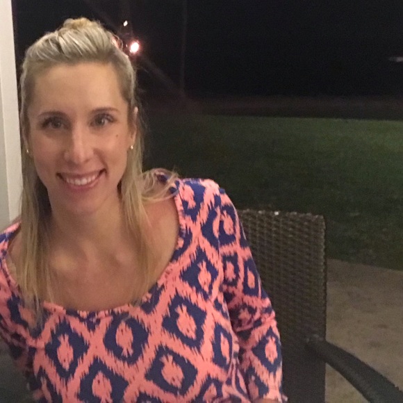 Profile Picture of Erin Lebsack (@lebsacke) on Poshmark