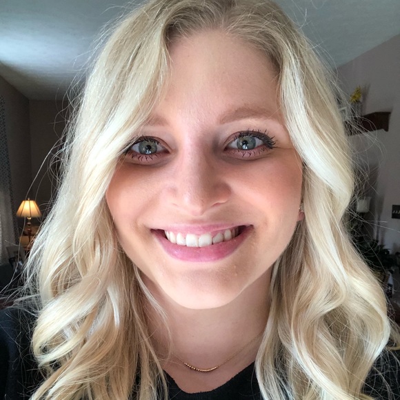 Profile Picture of Mary Pelphrey (@mary_pelphrey) on Poshmark