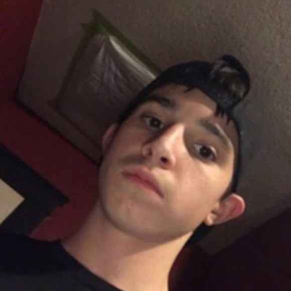 Profile Picture of Tony Bacchetti (@tbacchetti341) on Poshmark