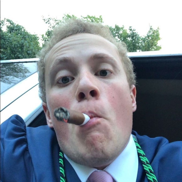 Profile Picture of James Oneill (@jamesoneill) on Poshmark