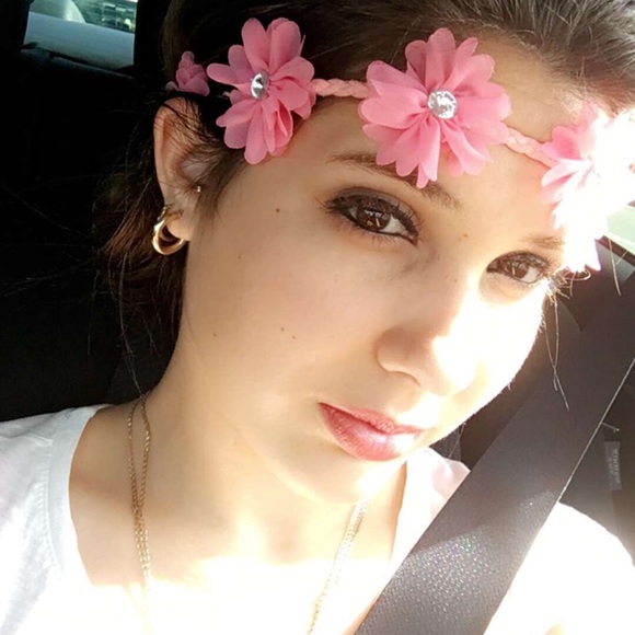 Profile Picture of Shellen Ohalloran (@shellen0) on Poshmark