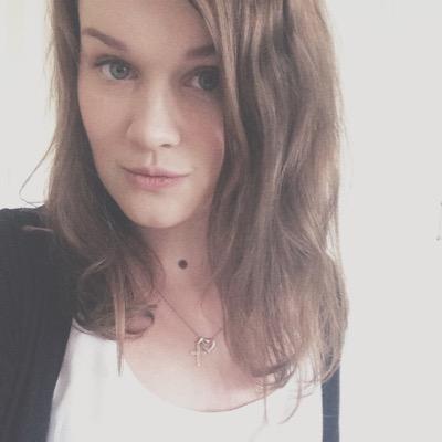 Profile Picture of Julia Simonsen (@JuliaSimonsenof) on Twitter